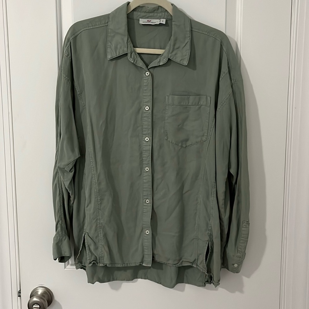 Vineyard Vines shirt 14
